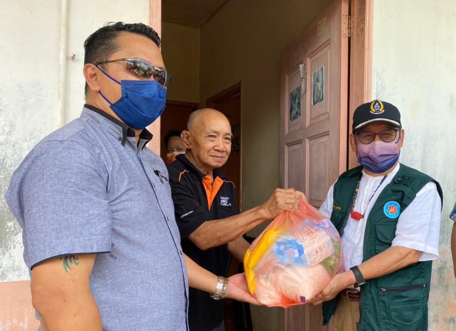 More than 8,000 food baskets distributed in Tambunan in 4 days