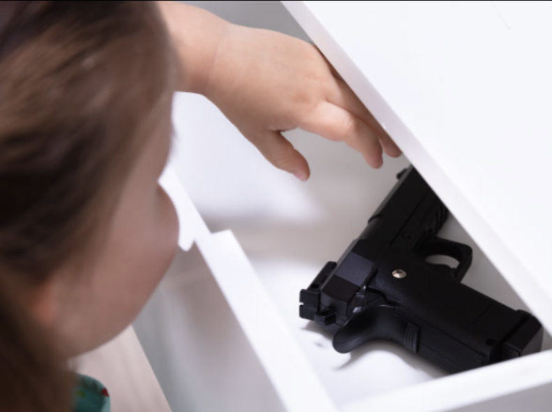 Kanak-kanak 2 tahun maut tembak diri sendiri
