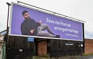 Lelaki iklankan diri pada ‘billboard’ untuk cari jodoh