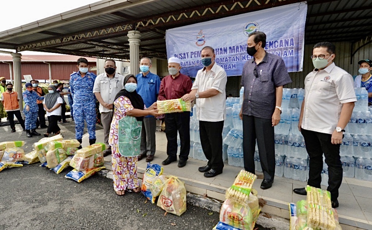 Kumpulan Yayasan Sabah hulur bantuan kepada mangsa kebakaran di Kudat 