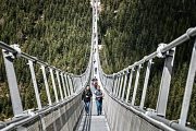 Jambatan gantung terpanjang dunia mula dibuka 