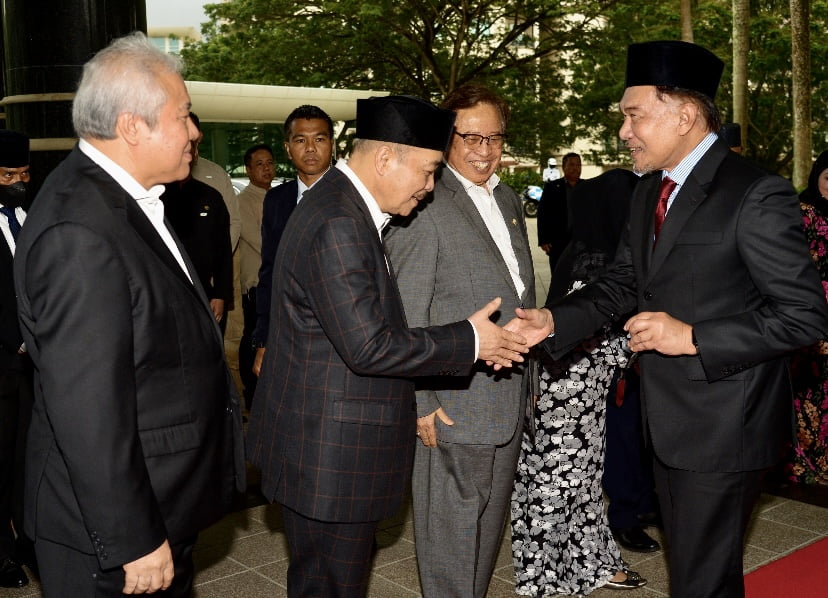 Hajiji in Brunei with Prime Minister for a two-day official visit
