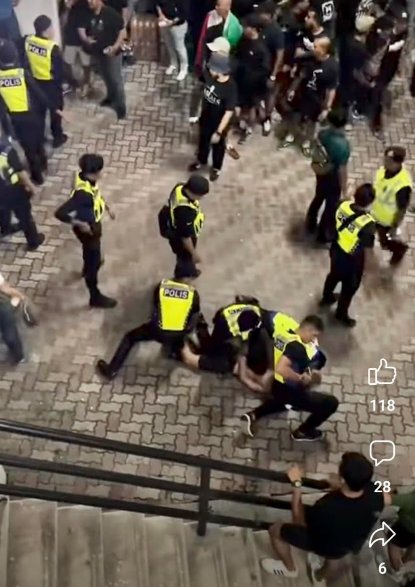 Penyokong bola sepak didenda RM1,500 halang tugas polis