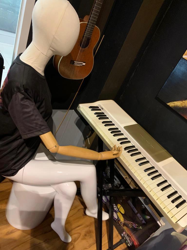 The One keyboard for the winner of the Miss Pearl Beauty Pageant grand finale