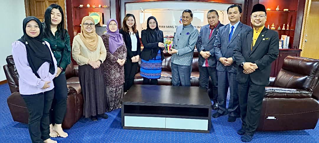 Dr. Mohd. Arifin terima kunjungan Wanita, Beliawanis Gagasan Rakyat