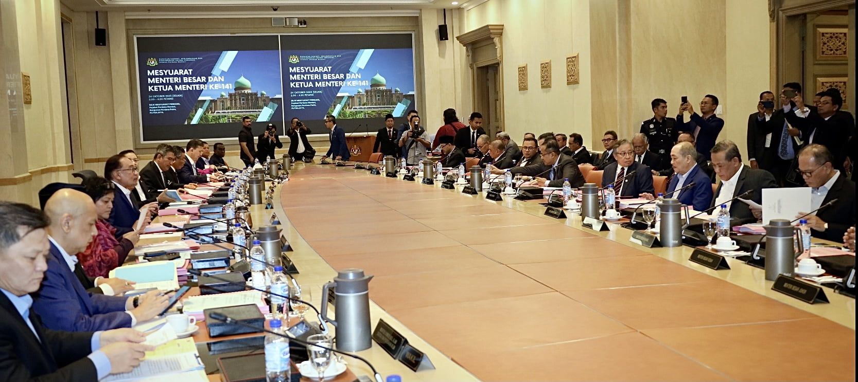 哈芝芝出席大臣與首長會議