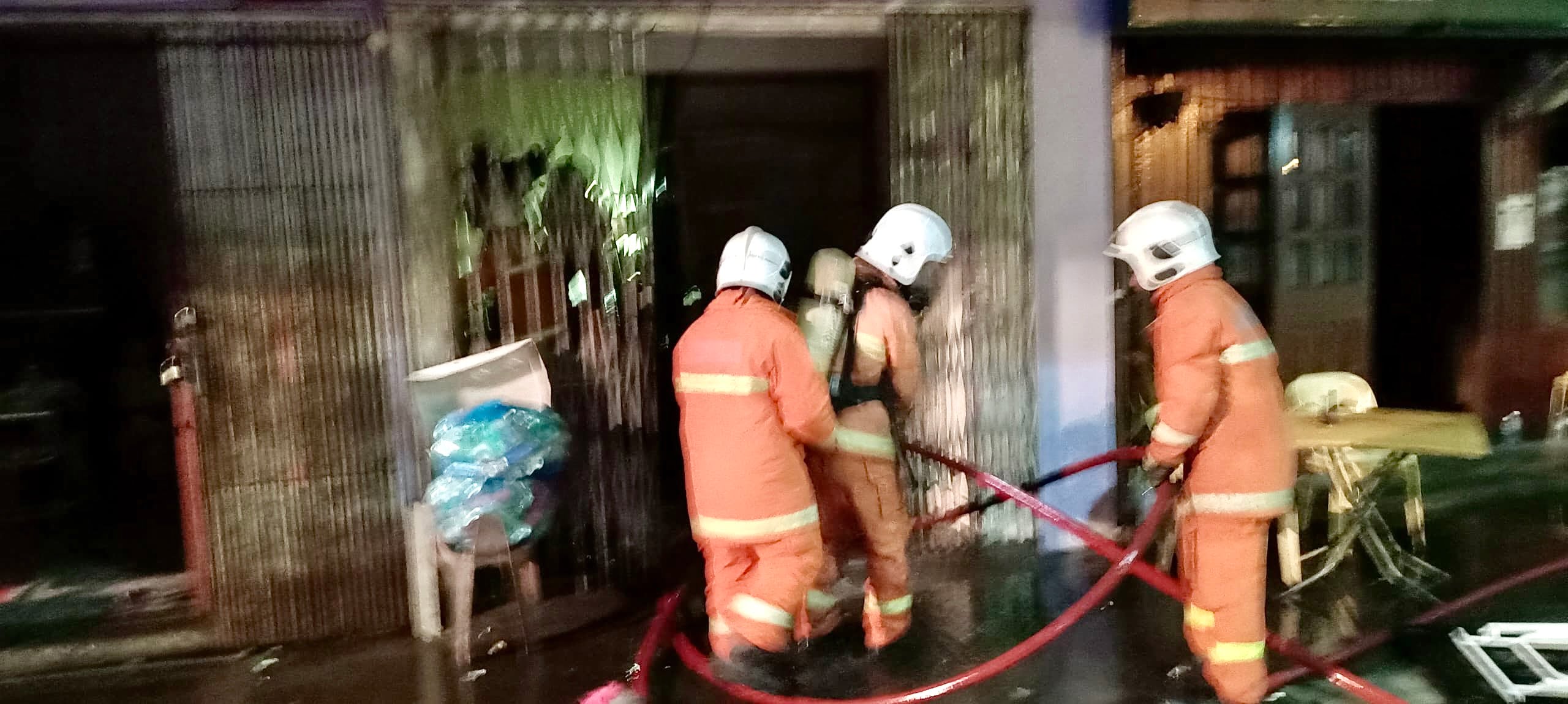 2 unit rumah atas kedai musnah dijilat api di Tenom