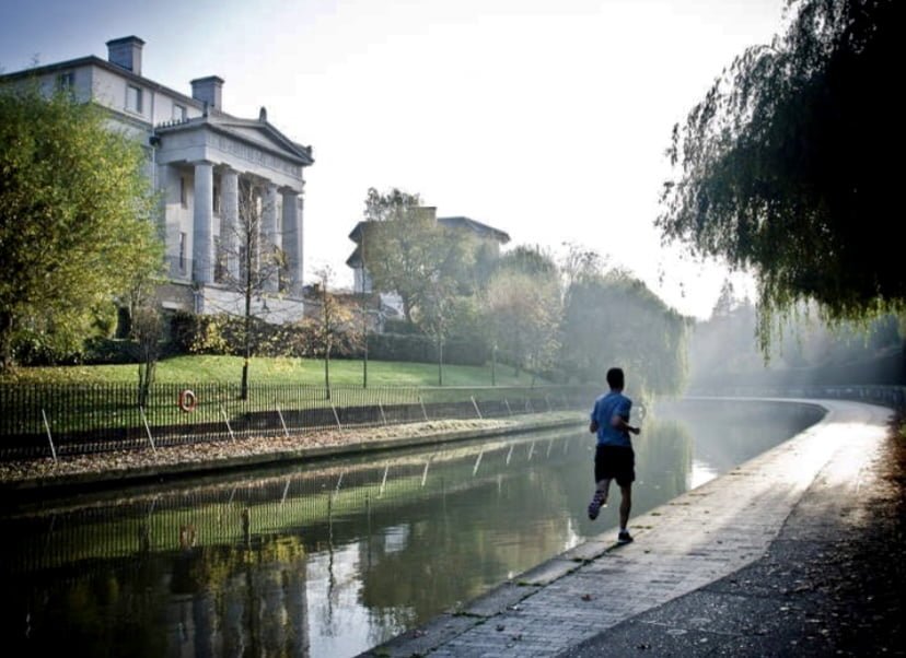 Lelaki kurung anak dalam kereta untuk sertai maraton