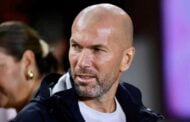 Manchester United intai Zidane, Amorim