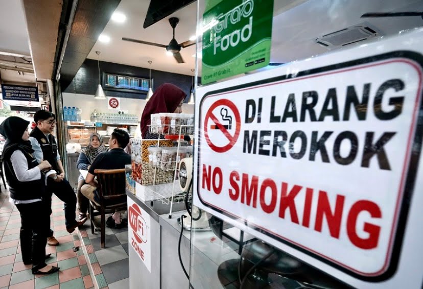 Larangan merokok premis makanan kekal