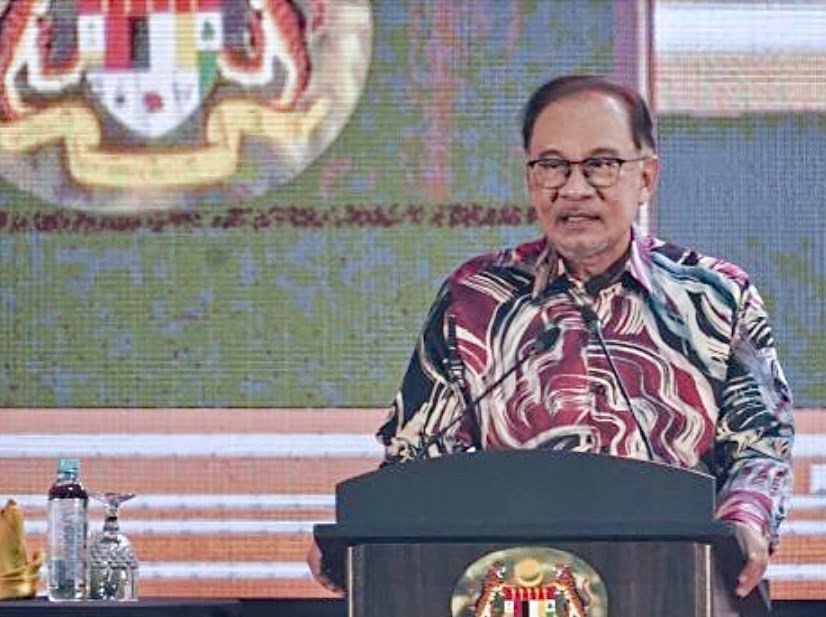 Negara ini mesti diselamatkan daripada penyelewengan, rasuah, gila kaum – Anwar