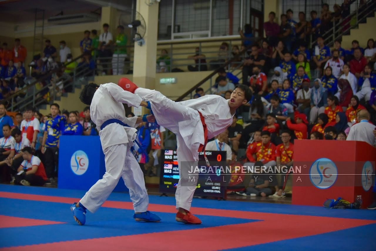 SAGA X : Gelanggang karate bermula dengan 14 acara kata, Kumite