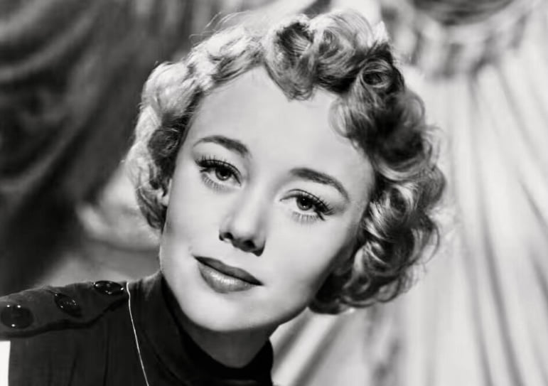 Pelakon Mary Poppins meninggal dunia pada usia 100 tahun