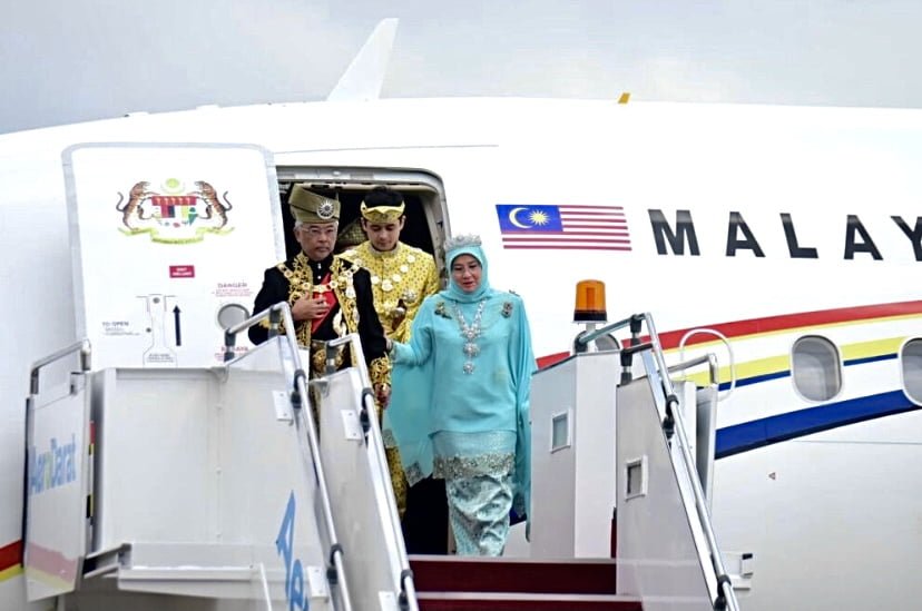 Al-Sultan Abdullah, Tunku Azizah kembali ke Pahang, disambut meriah lebih 10,000 rakyat