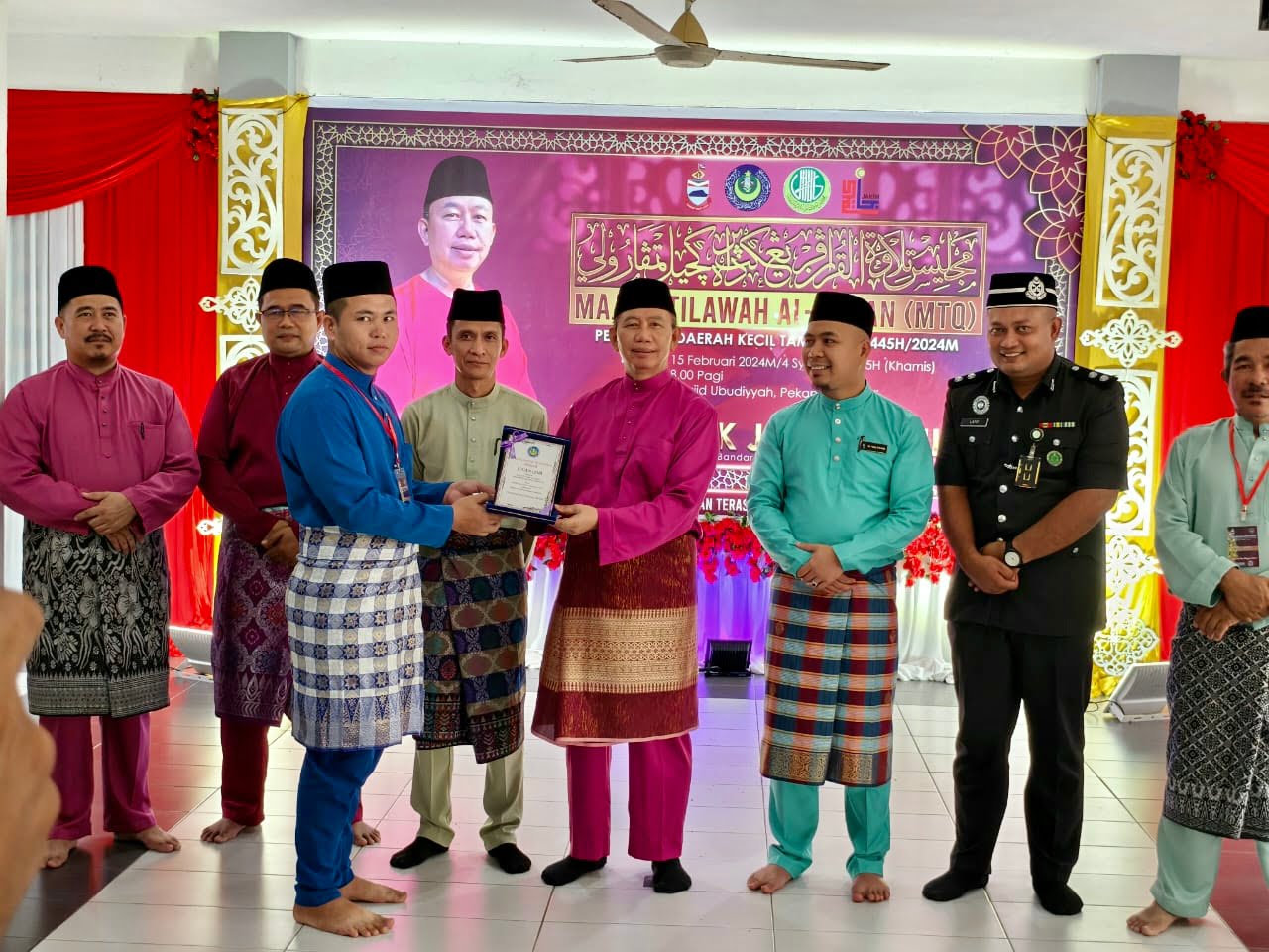 Berpegang teguh dengan ajaran Islam seperti terkandung dalam Kitab Suci - Jahid