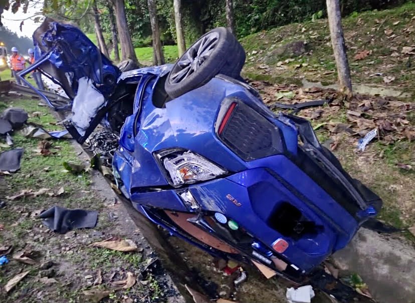 Anggota polis maut kereta terbabas selepas langgar ular