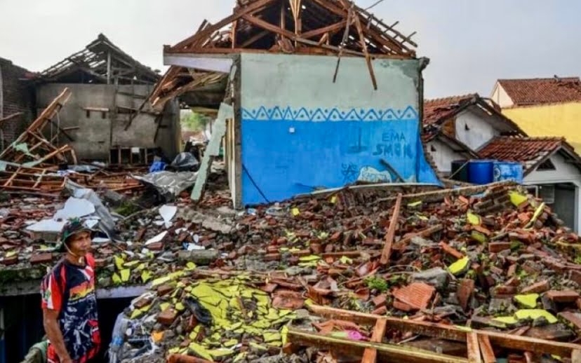 33 cedera, puting beliung landa Jawa Barat