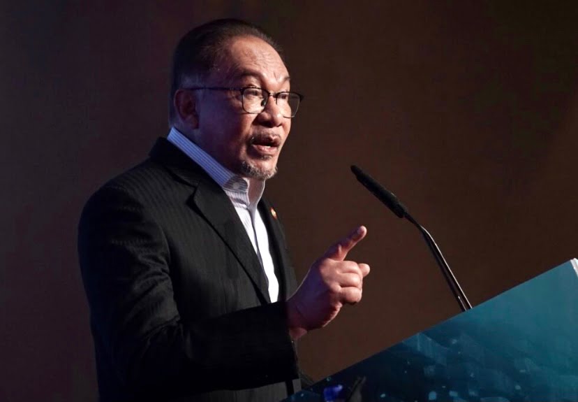 Kerajaan tidak hanya bela nasib penjawat awam, tetapi seluruh rakyat – Anwar