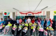 Andi bersama penghuni Rumah Warga Tua, Air Panas Tawau rayakan Tahun Baharu Cina