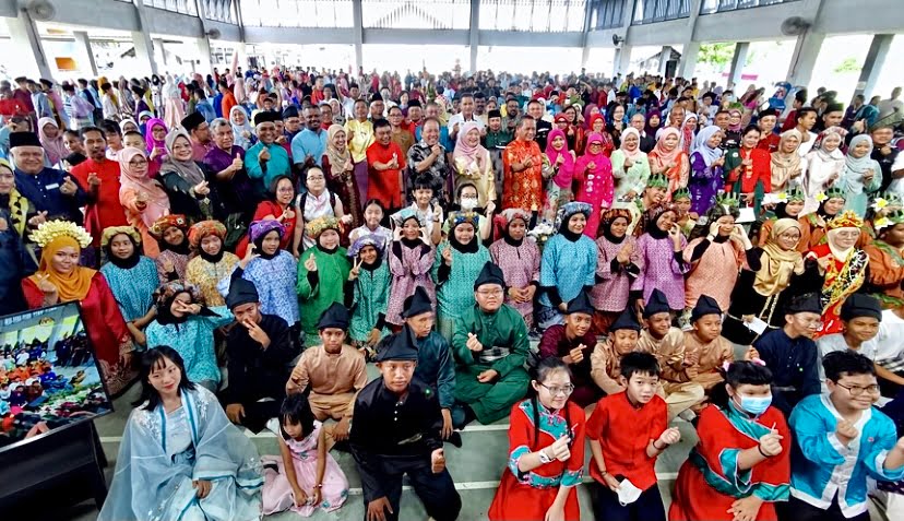 Kementerian Pendidikan larang pelajar guna ‘energy stick’