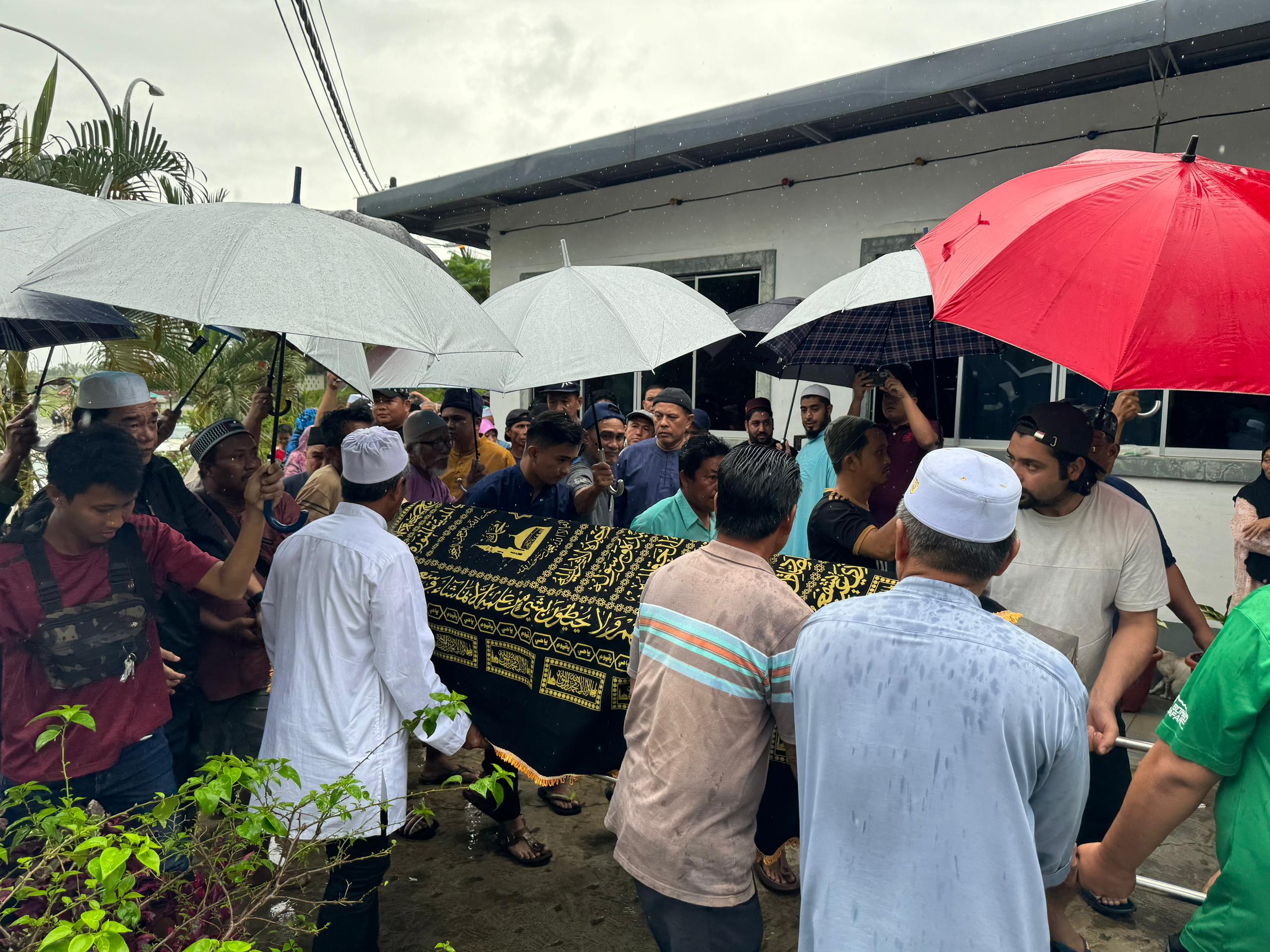 Bapa Datuk James Ratib meninggal dunia