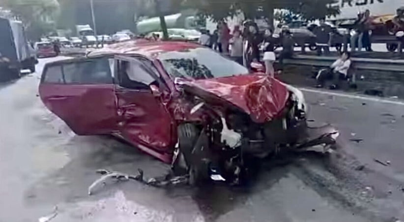 Pemandu Mercedes-Benz tukar lorong punca nahas babitkan 12 kenderaan