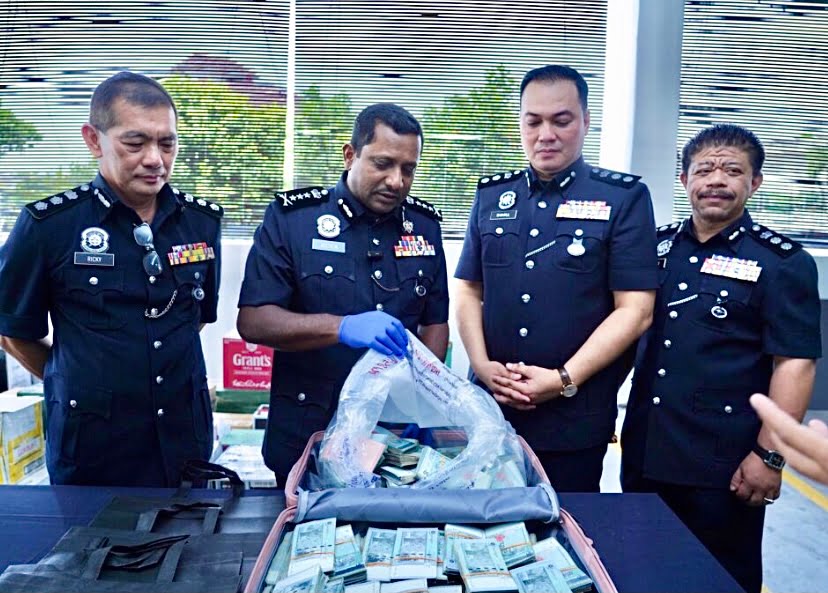 Polis cari individu hilang duit lebih RM500,000 dalam bagasi