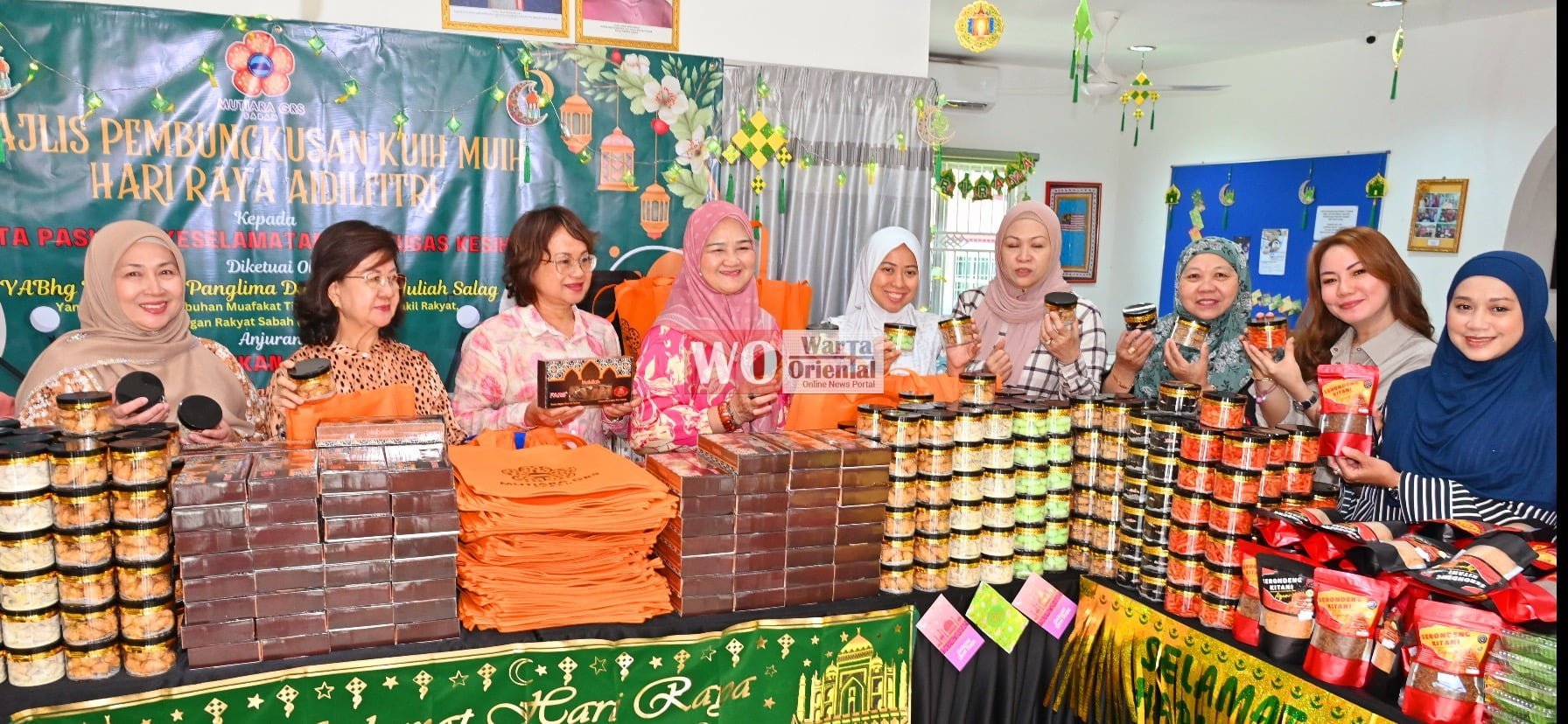 MUTIARA GRS sumbang kuih Raya kepada pasukan keselamatan, petugas kesihatan