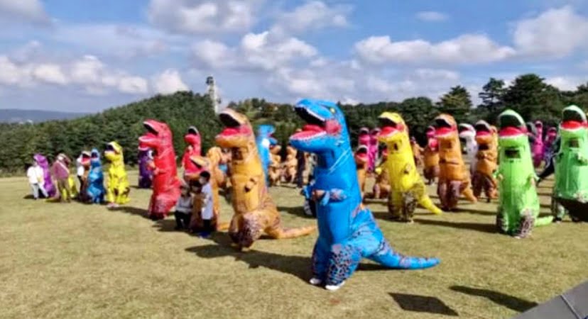 Larian kostum T-Rex jadi trend di Jepun