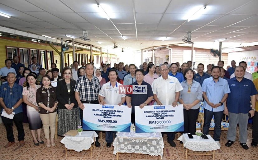 30 sekolah terima bantuan awal persekolahan RM265,000 di Penampang