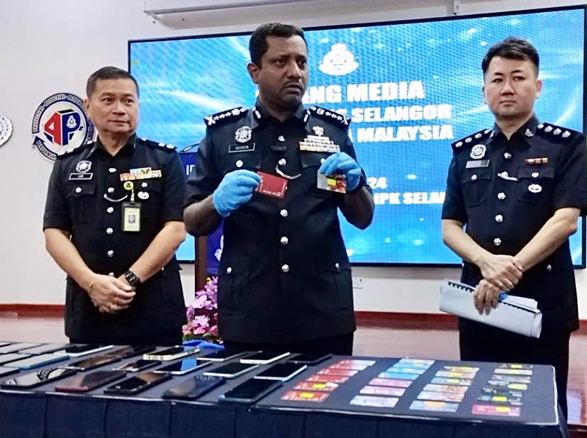 Polis tumpas sindiket ‘scammer’ pegang 40 akaun bank