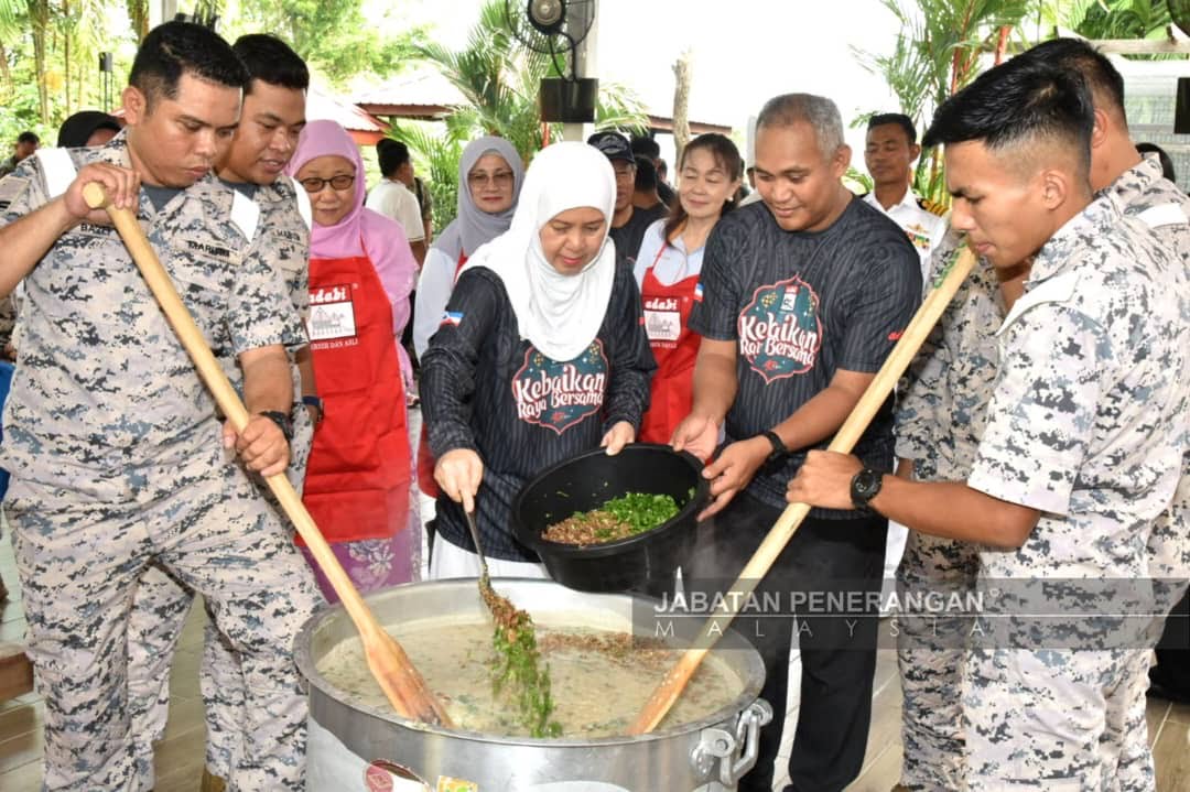 YNJ, Adabi Sabah Distribution sumbang 3,000 pek bubur lambuk
