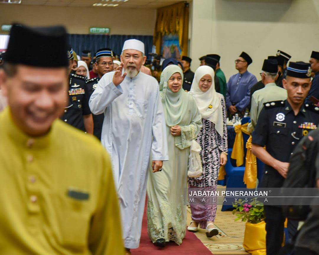 TYT santuni warga polis kontinjen Sabah