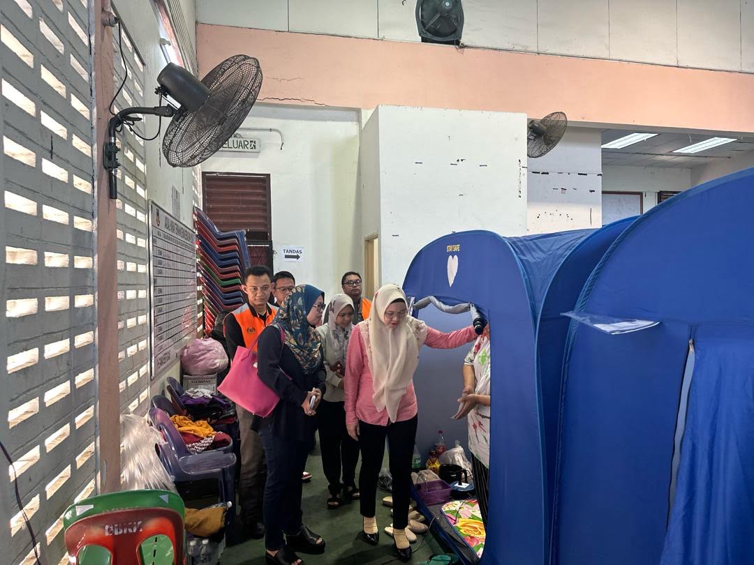 Mangsa kebakaran Kg. Muhibbah Likas terima sumbangan