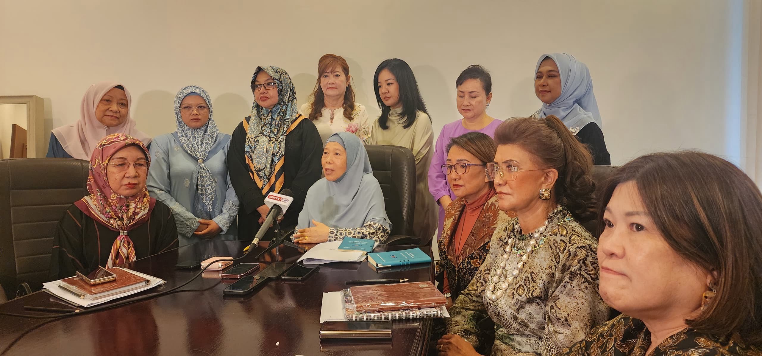 阿茲莎促沙盟婦組成員 改進工作為民服務