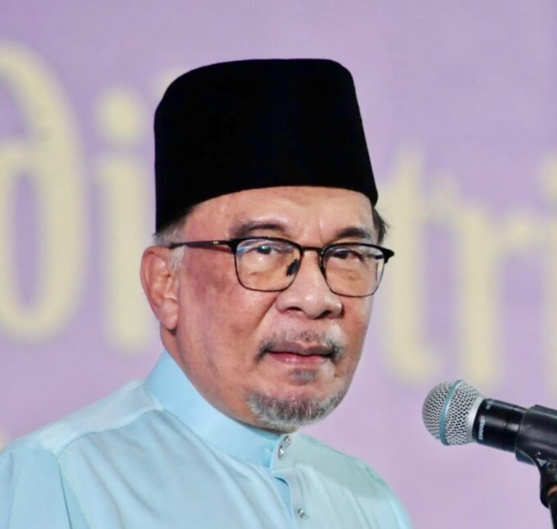PM umum kenaikan gaji penjawat awam pada Hari Pekerja