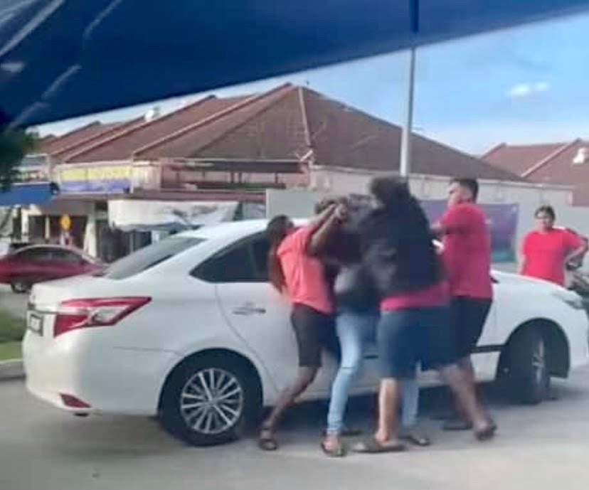 Pukul kawan isteri kerana cemburu