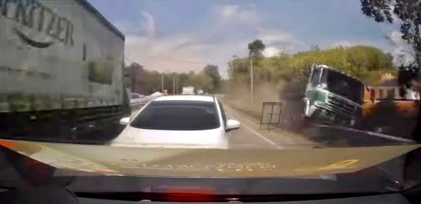 Pemandu lori ‘gadai nyawa’ elak rempuh deretan kenderaan