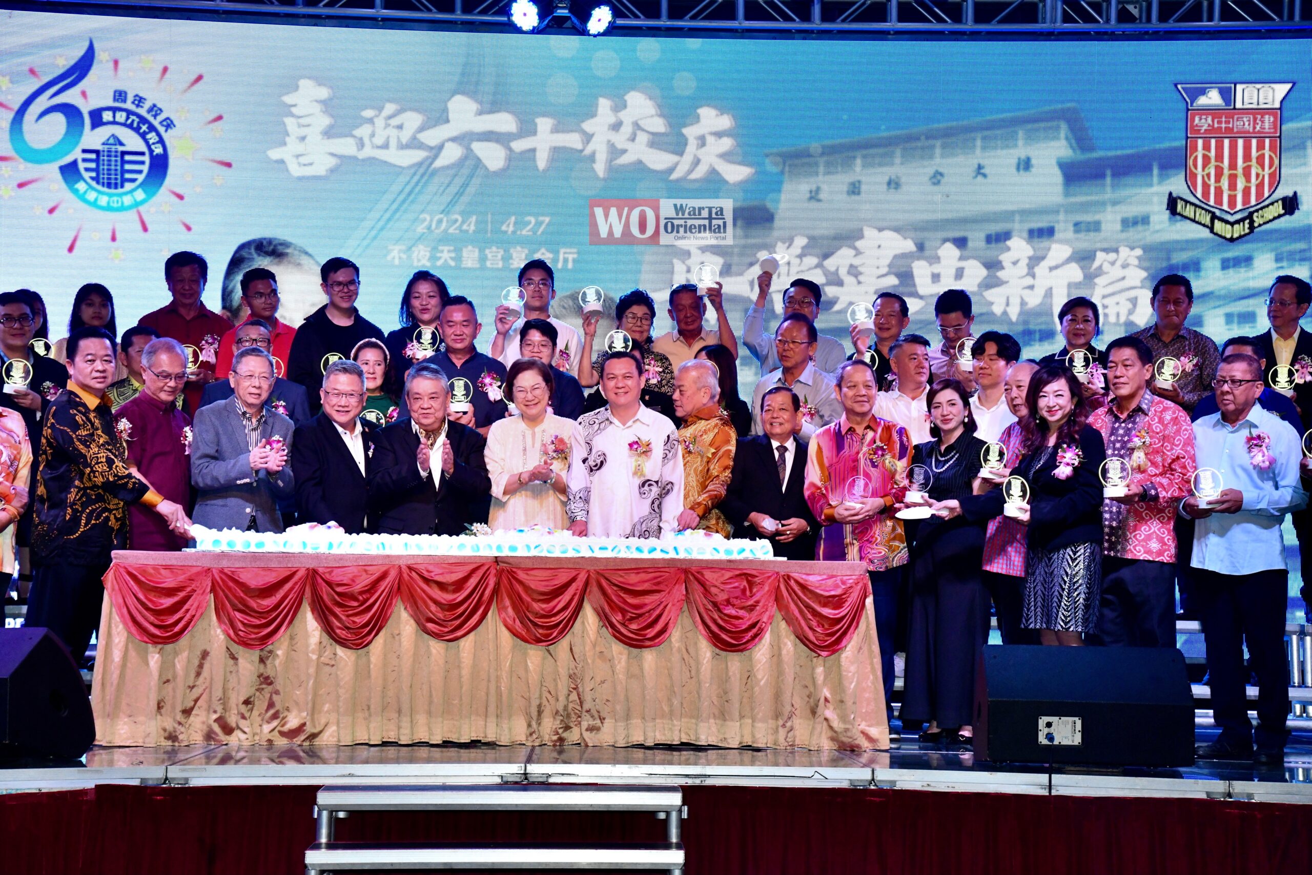 Liew attends Kian Kok Middle School’s 60th Anniversary Celebration Dinner