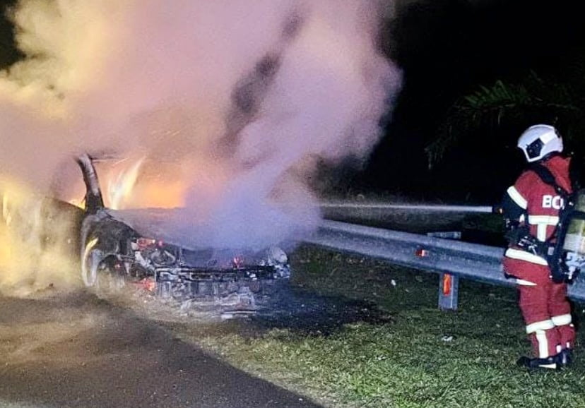 Lelaki rentung dalam kereta