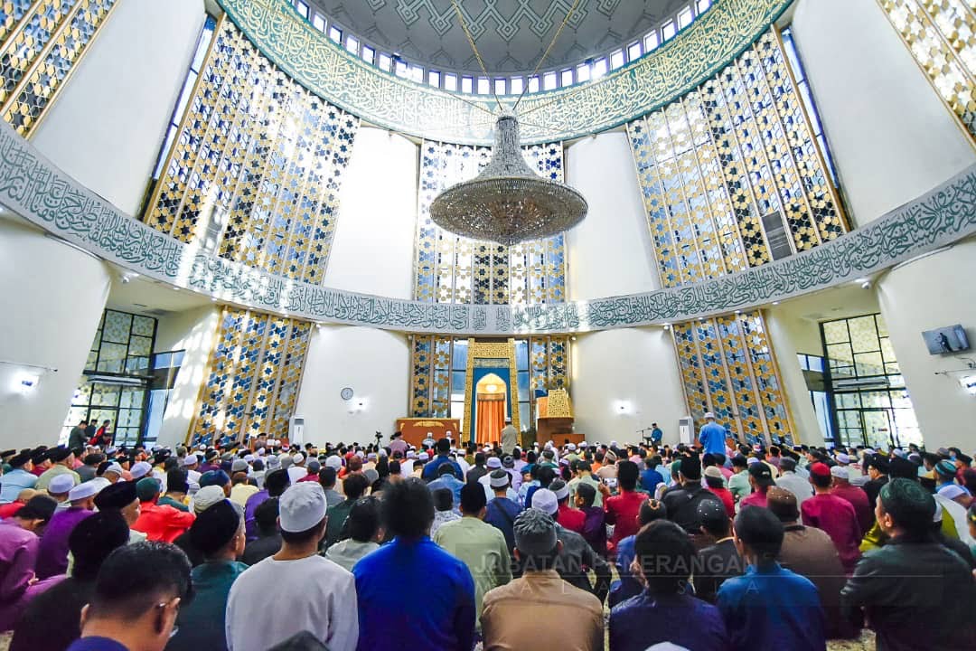 Aidilfitri wadah erat hubungan, perkasa keharmonian - Arifin