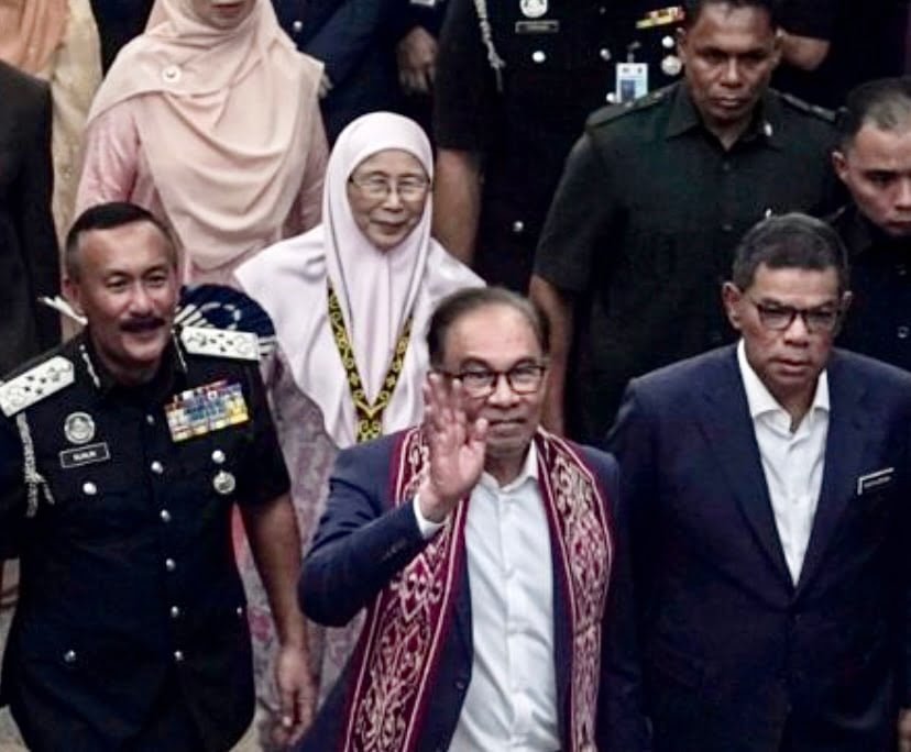 Anwar gesa warga Imigresen hentikan amalan tidak wajar