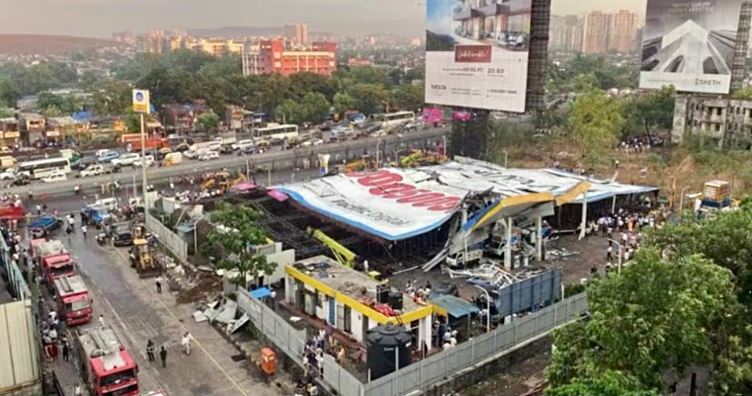12 maut, 60 cedera papan iklan tumbang di Mumbai