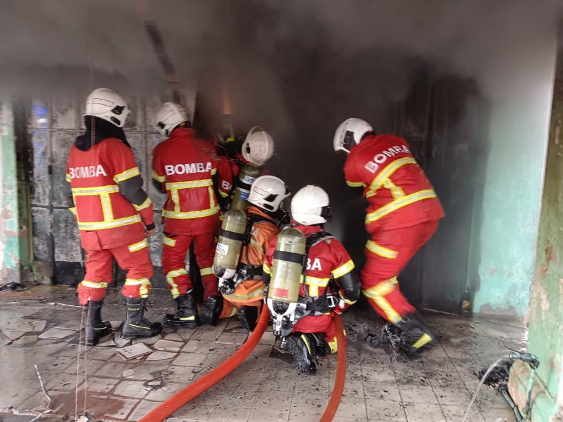 Mayat tiga beranak dijumpai bertindan – bomba