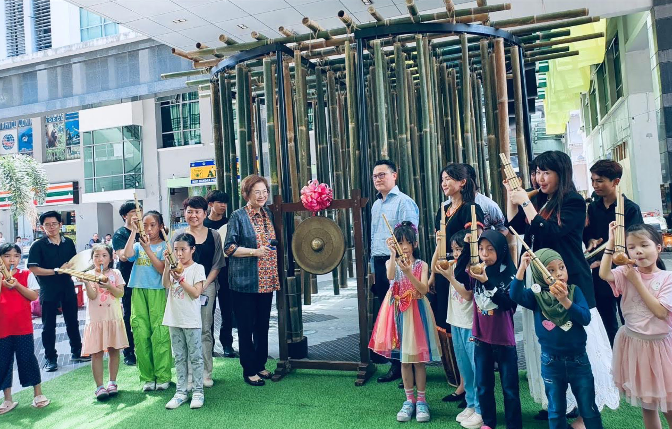 Liew urges KK shopping malls, artists to think creatively