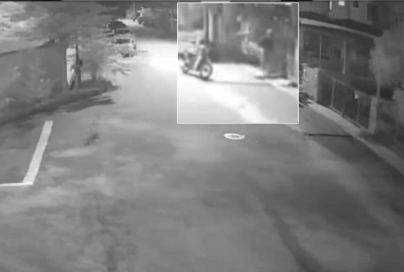 Penunggang motosikal dirakam curi pakaian dalam wanita