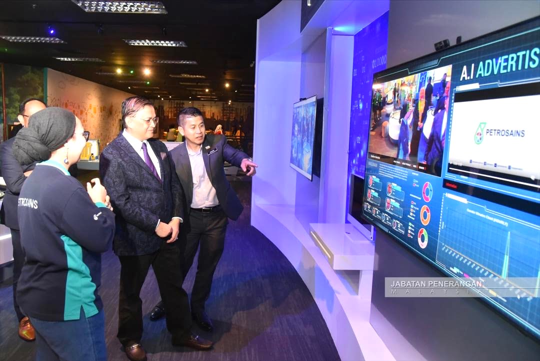 Sabah pamer budaya, muzik tradisi sempena PABKL 2024