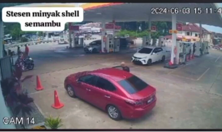 Wanita cemas kereta, ibu dilarikan di stesen minyak