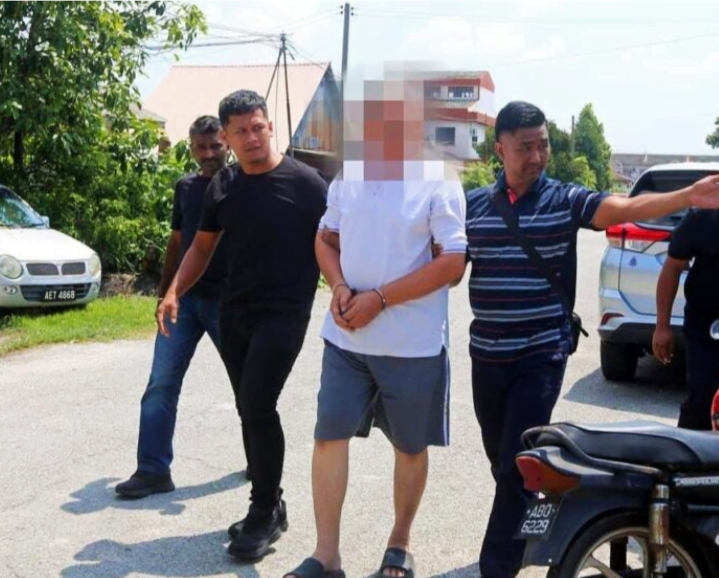 Isteri maut ditikam suami depan anak