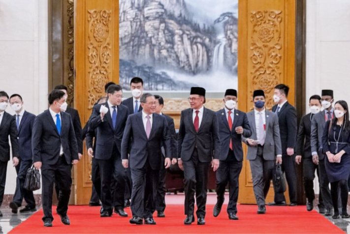 Lawatan rasmi PM China ke Malaysia bermula hari ini